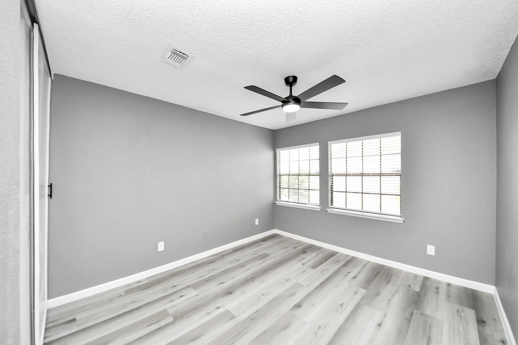 6281 Ludington Drive - Photo 37