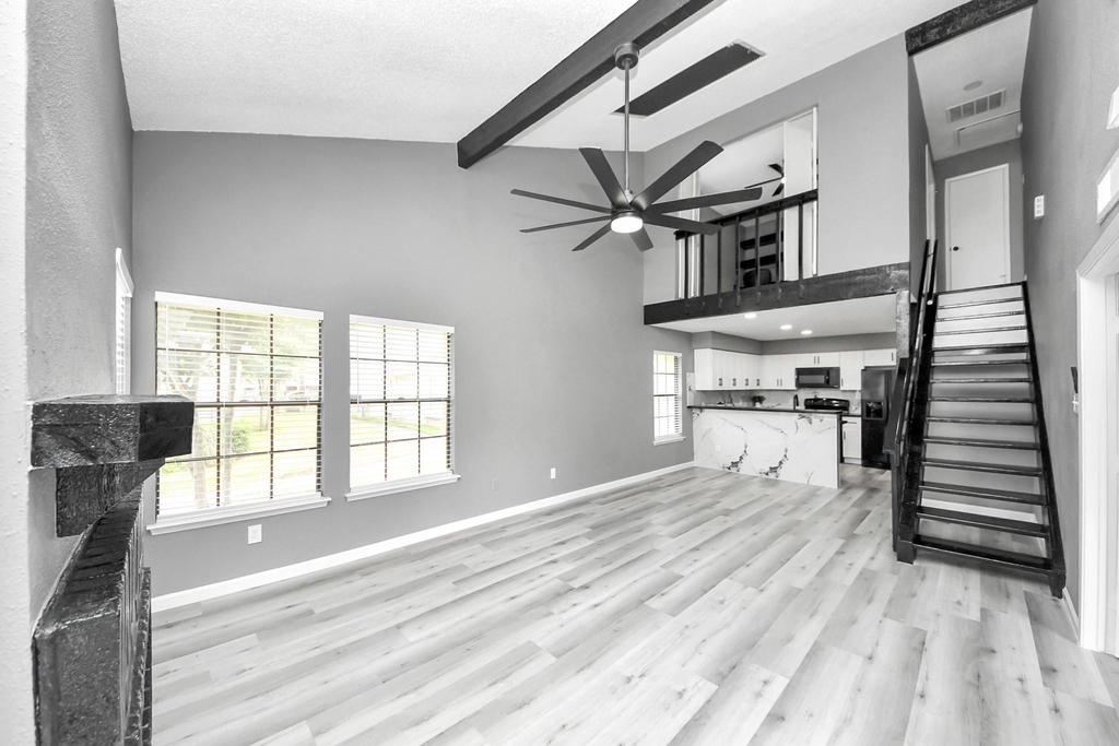 6281 Ludington Drive - Photo 2