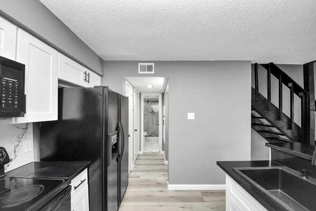 6281 Ludington Drive - Photo 30