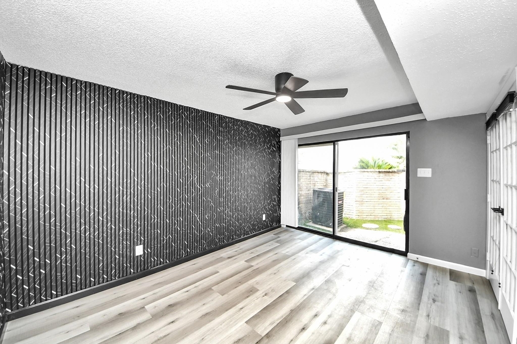 6281 Ludington Drive - Photo 16