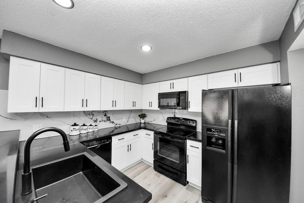 6281 Ludington Drive - Photo 12