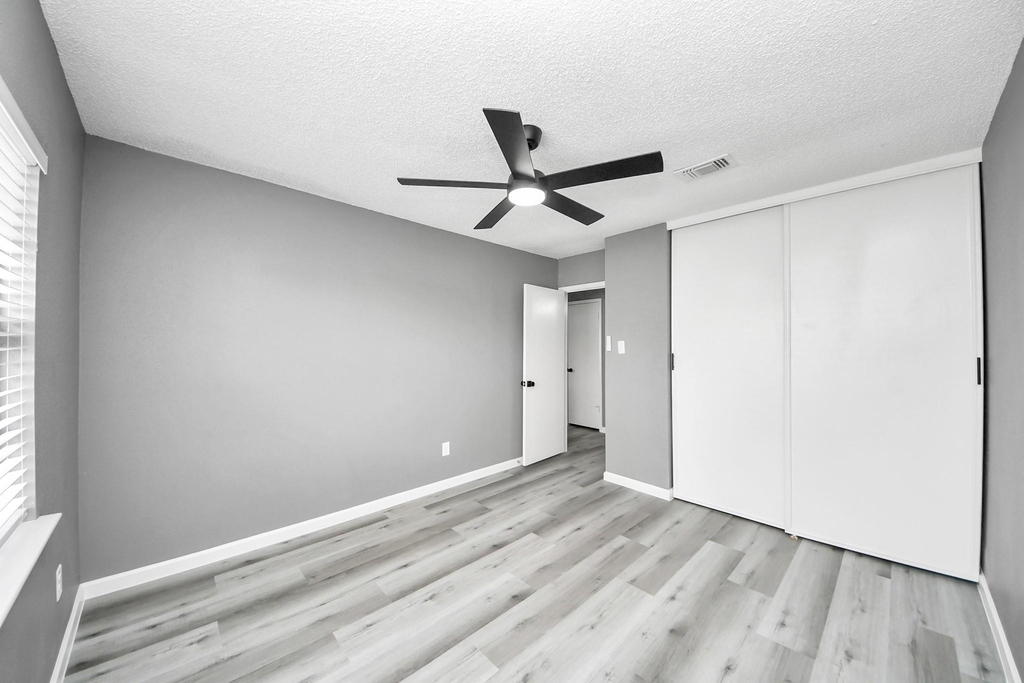 6281 Ludington Drive - Photo 39