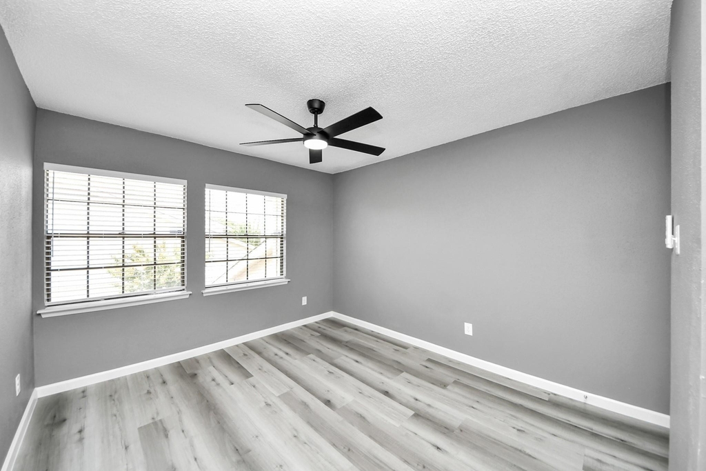6281 Ludington Drive - Photo 23