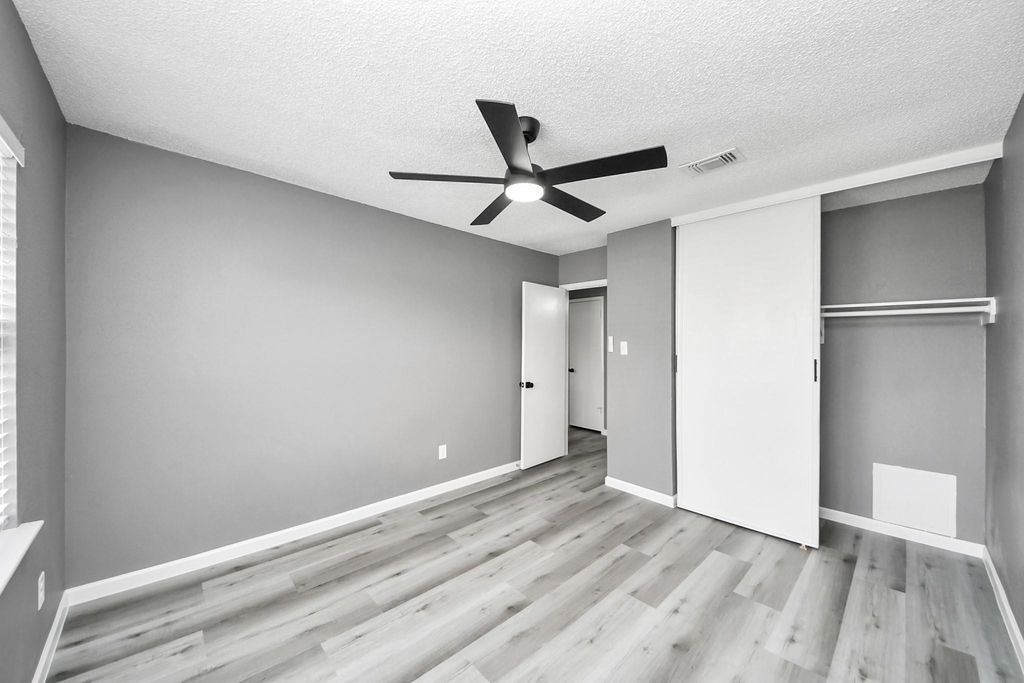 6281 Ludington Drive - Photo 40