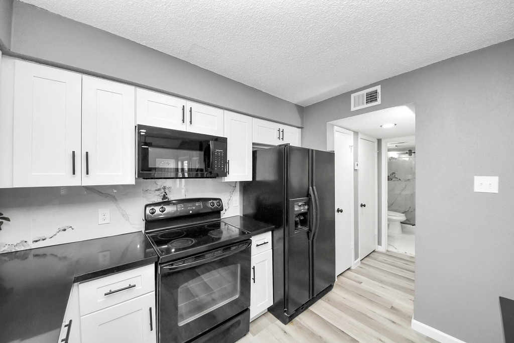 6281 Ludington Drive - Photo 14