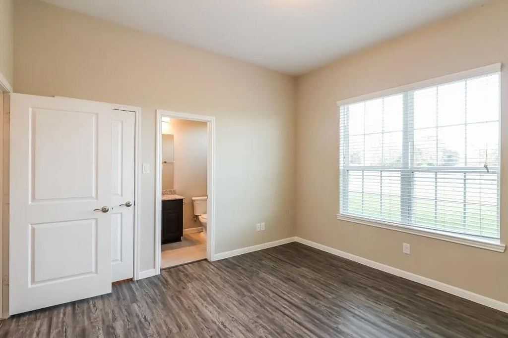 415 Lakeland Circle - Photo 8