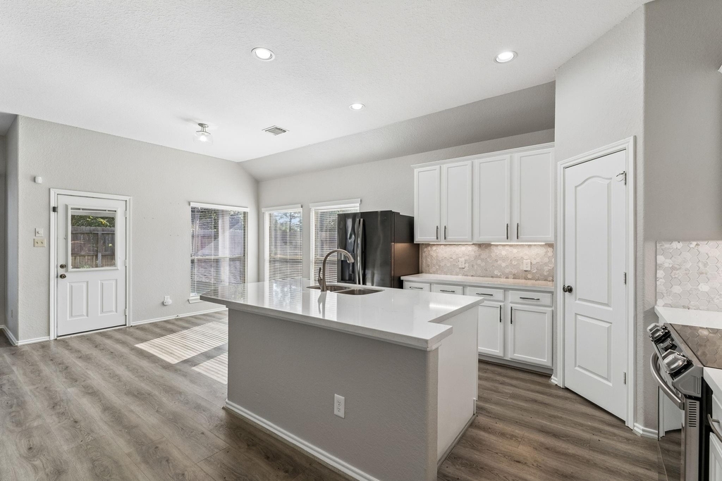 28510 Rustic Pines Court - Photo 7