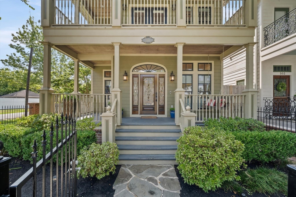 501 Columbia Street - Photo 2