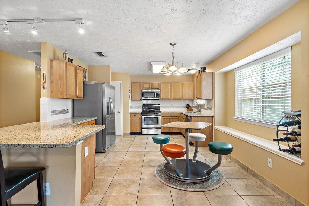 18223 Lundar Lane - Photo 4