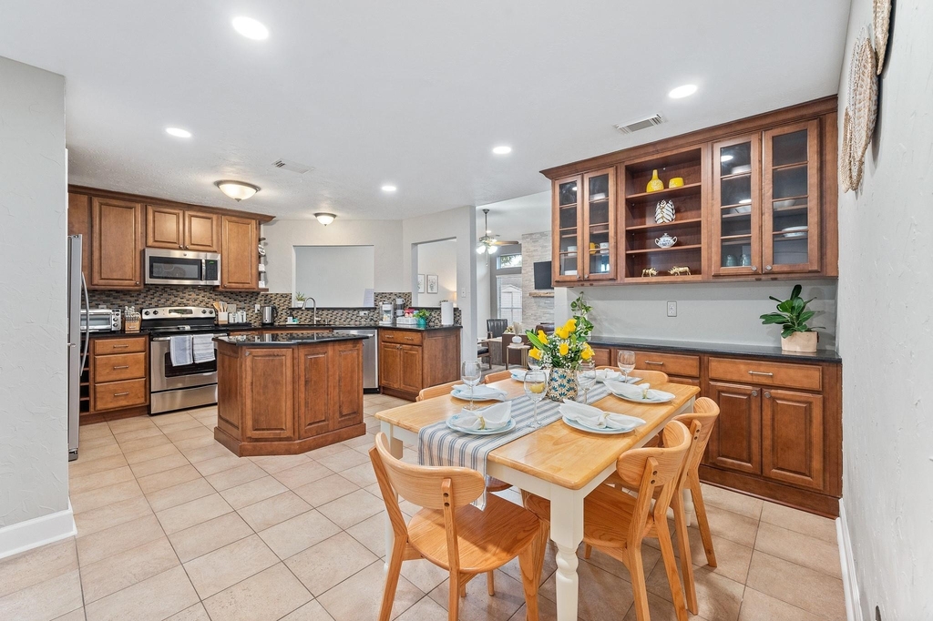 1937 Prairie Creek Drive - Photo 8