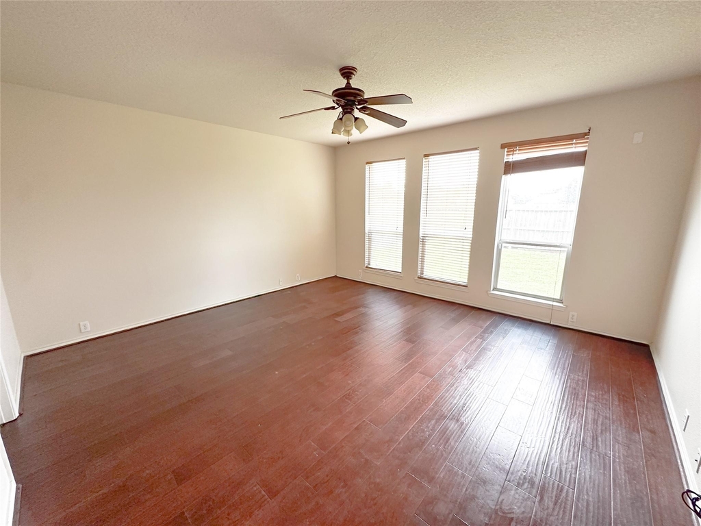3054 Orchard Vale Drive - Photo 7
