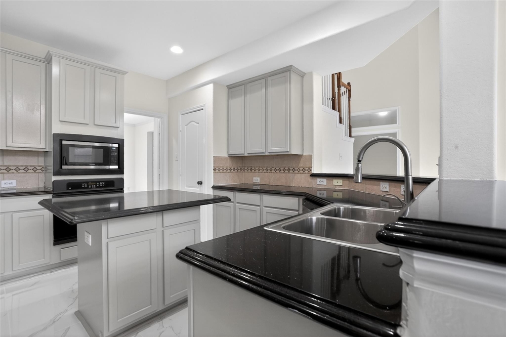 3314 Crimson Maple Court - Photo 23
