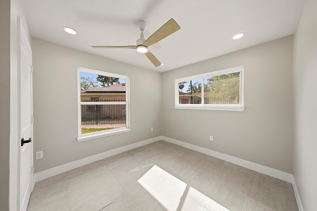 5927 Easter Street - Photo 5