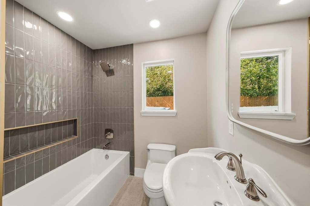 5927 Easter Street - Photo 2