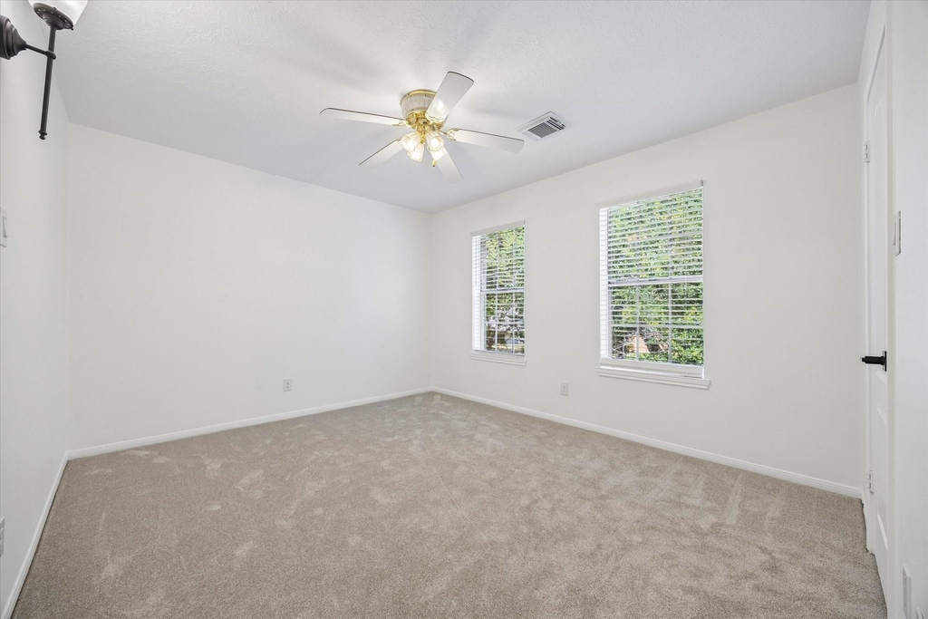 2431 Parkwood Lane - Photo 12