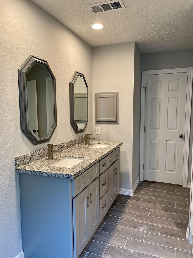 9415 Westacre Place - Photo 18