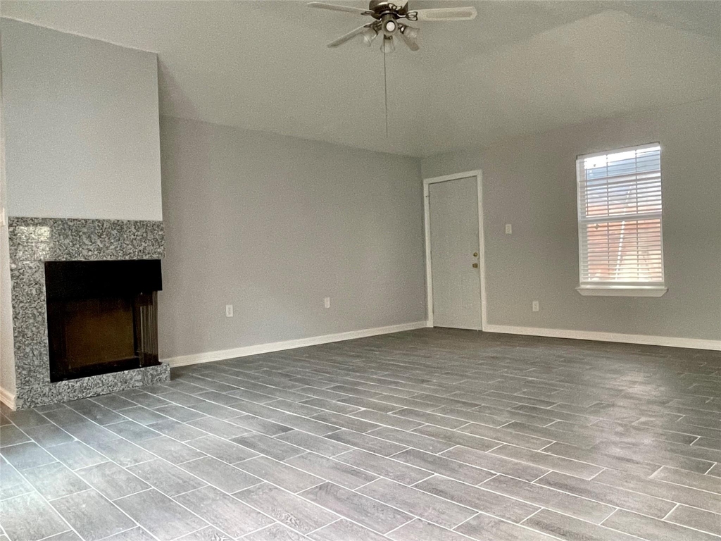 9415 Westacre Place - Photo 4