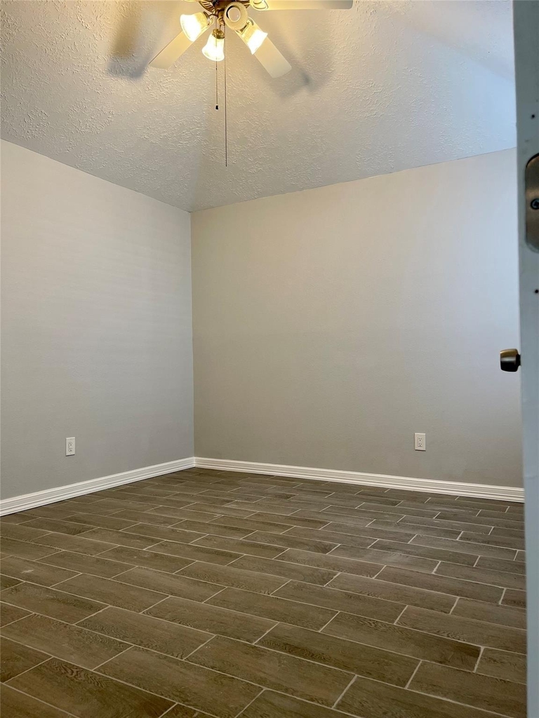 9415 Westacre Place - Photo 21