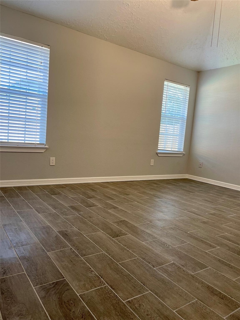 9415 Westacre Place - Photo 14
