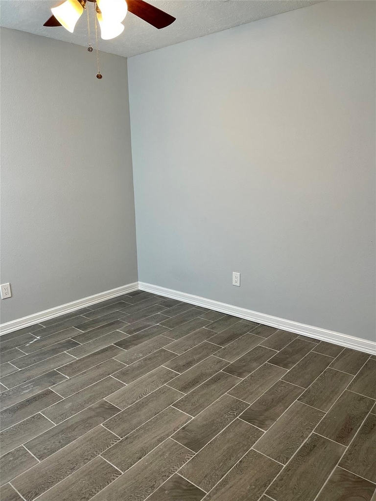 9415 Westacre Place - Photo 28