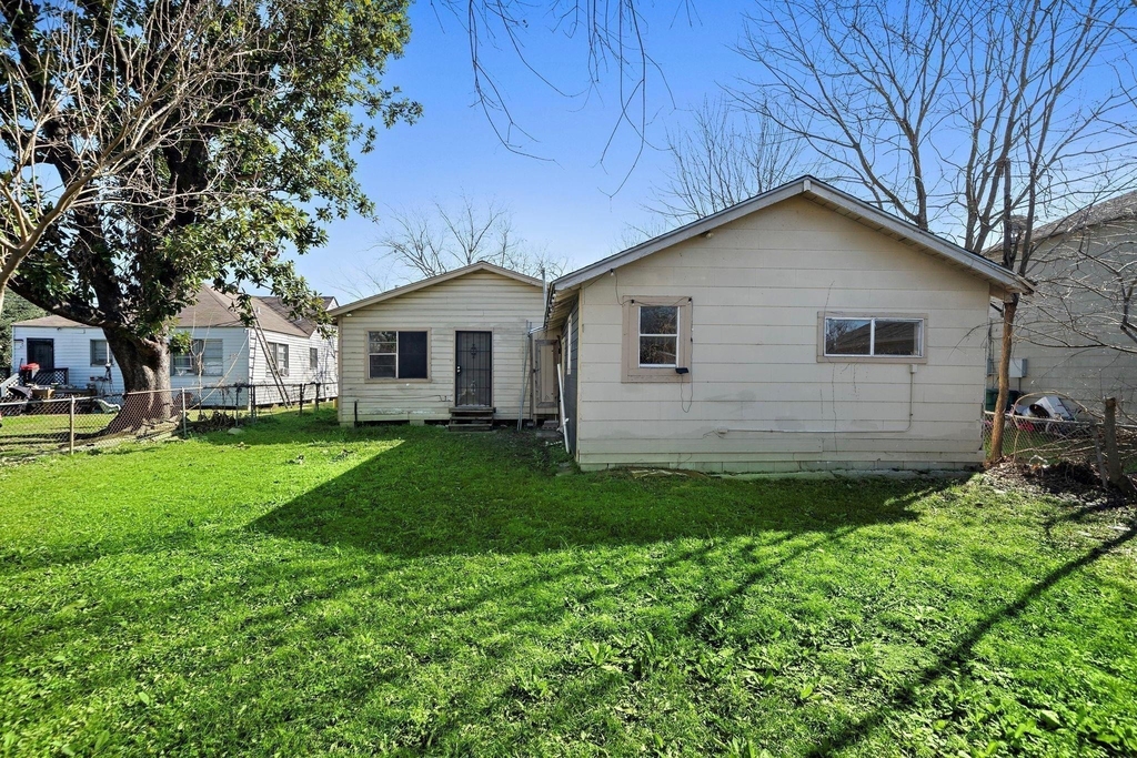 128 Kress Street - Photo 12