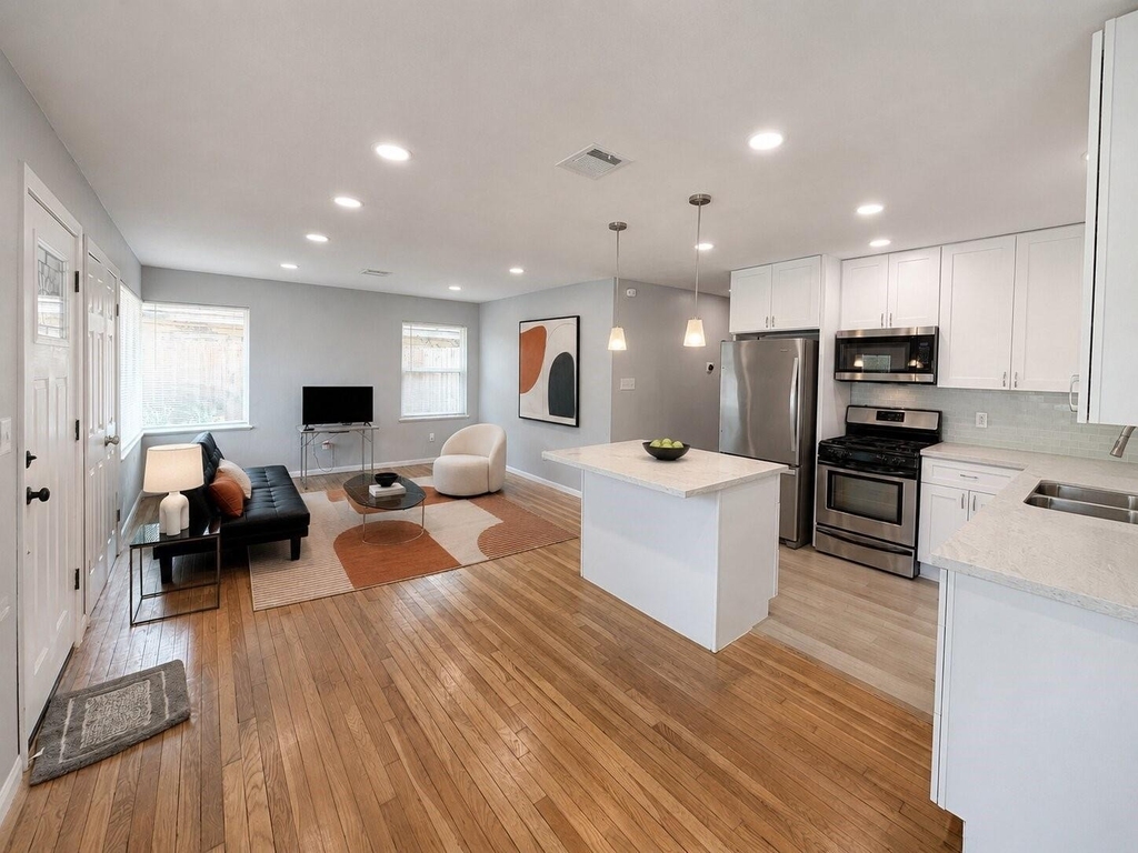 6010 Ridgeway Drive - Photo 3