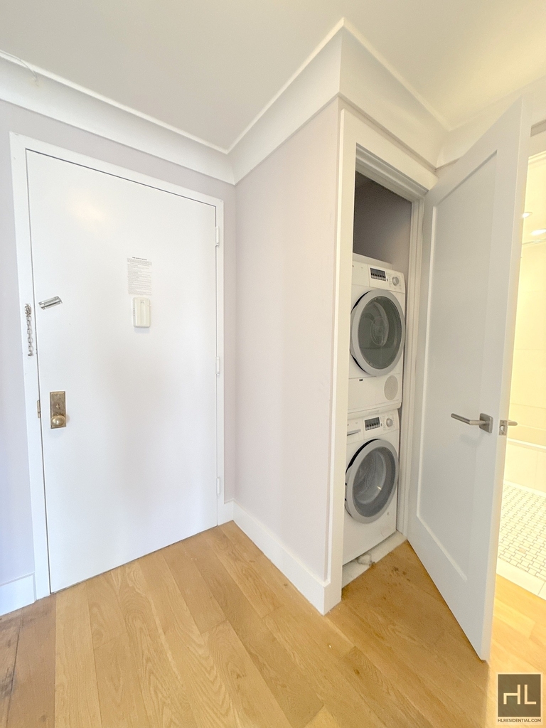 West 93 Street - Photo 6
