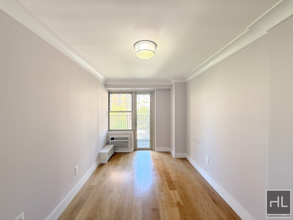 West 93 Street - Photo 2