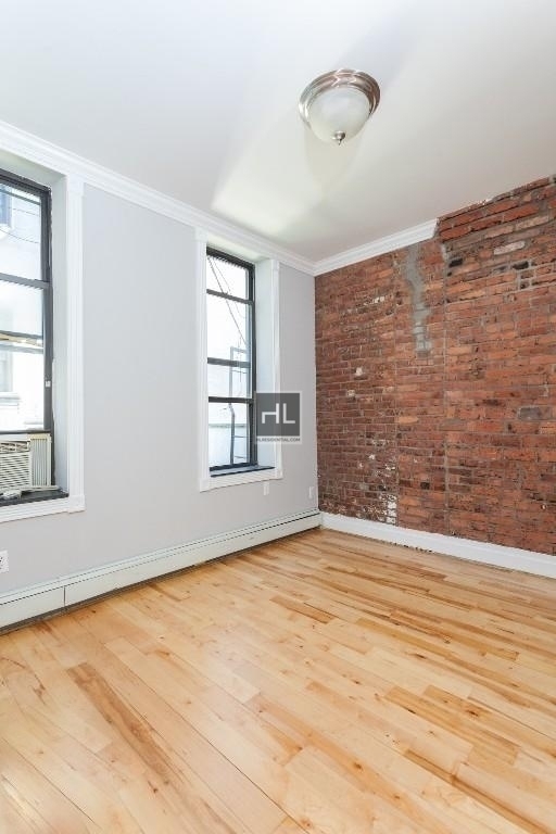 Avenue B - Photo 1