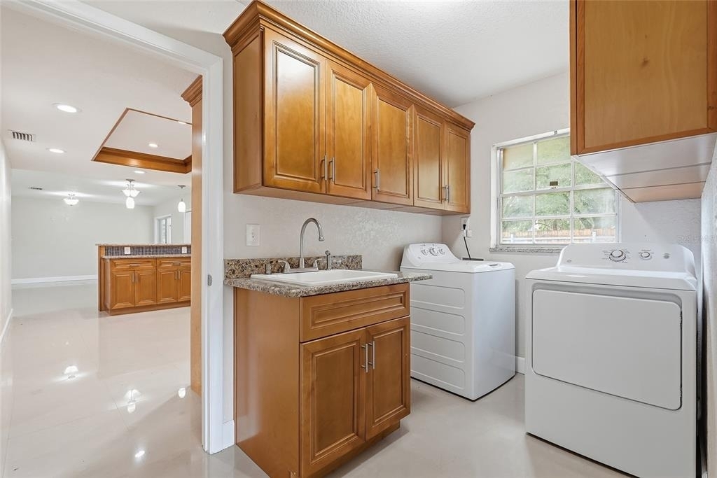 8808 W Broad Street - Photo 16