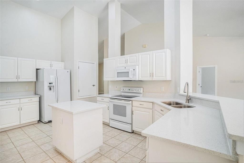 16909 Falconridge Road - Photo 6
