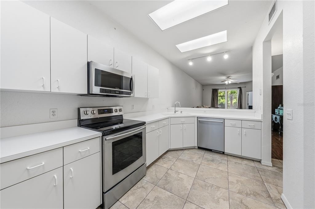 22128 Little Lagoon Court - Photo 9