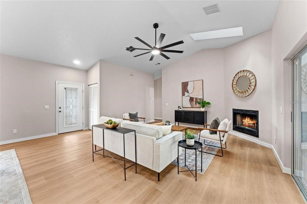 5521 Oak Street - Photo 4