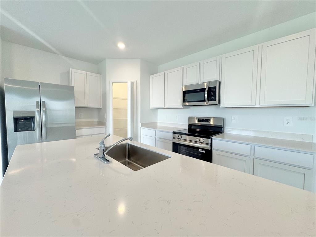 1938 Sarah Street - Photo 4