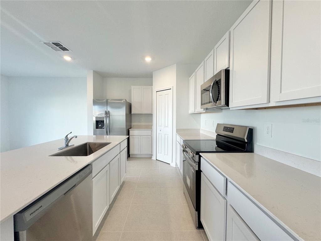 1938 Sarah Street - Photo 5