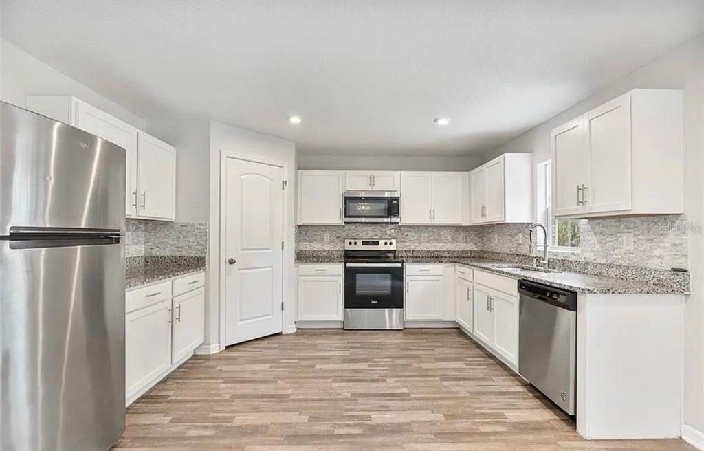 1463 Swan Court - Photo 3