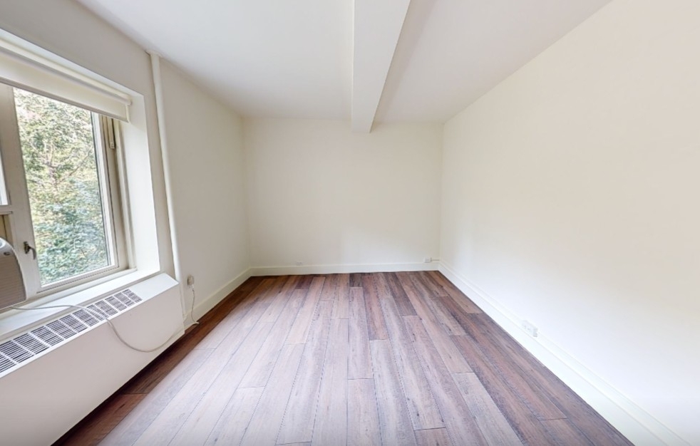 1st Avenue - Photo 1