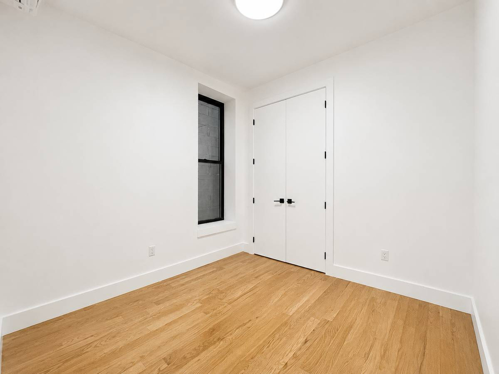 1027 Putnam Avenue - Photo 4