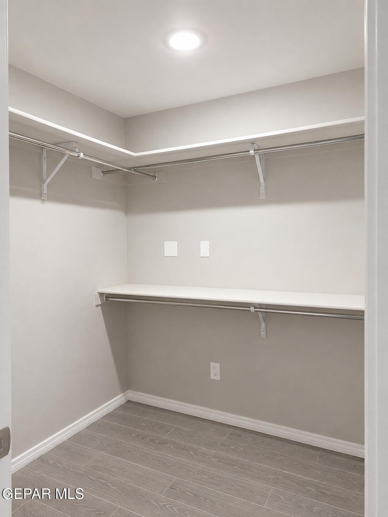909 Malven Place - Photo 12