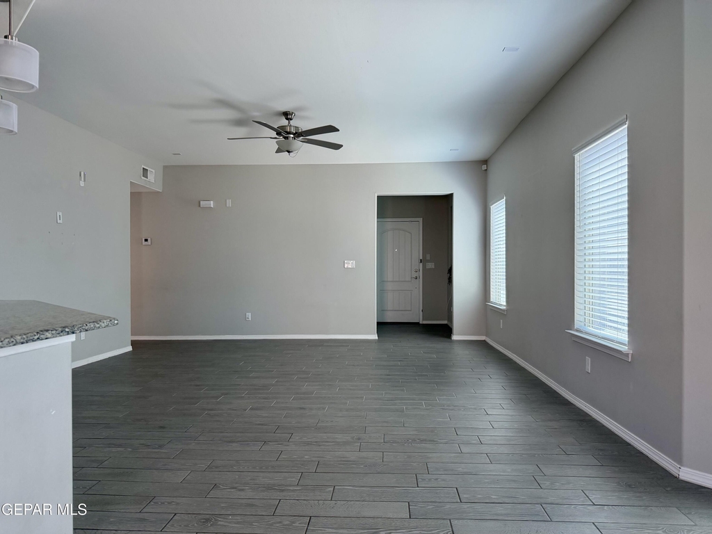 909 Malven Place - Photo 2