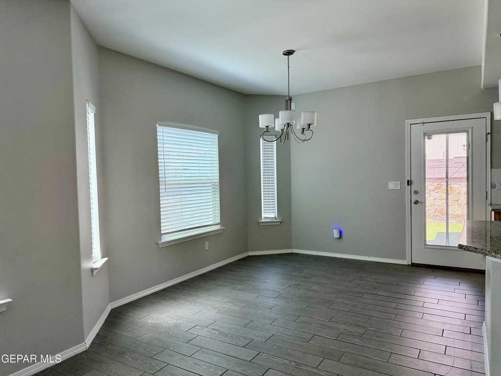 909 Malven Place - Photo 5