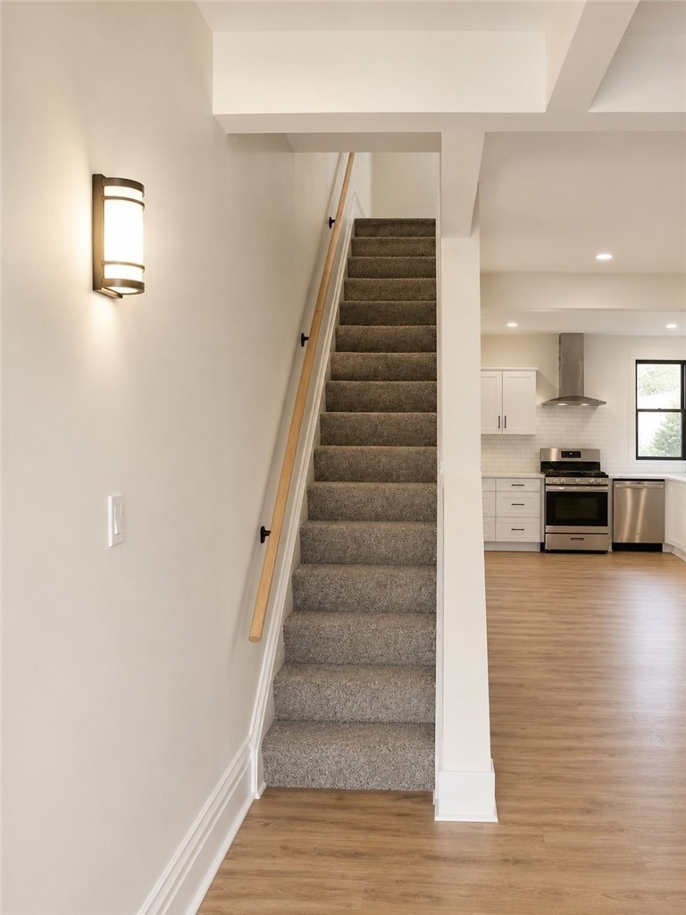 212 21st St - Photo 1