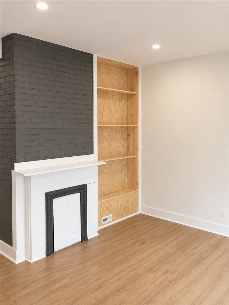 212 21st St - Photo 2