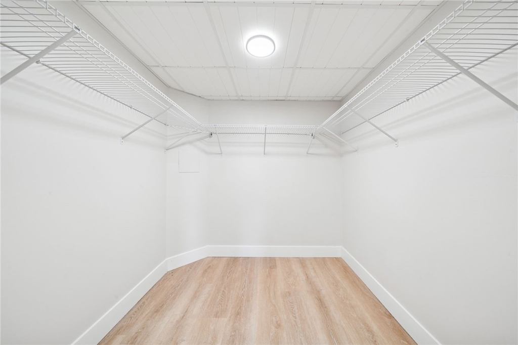 612 Hopkins St - Photo 9
