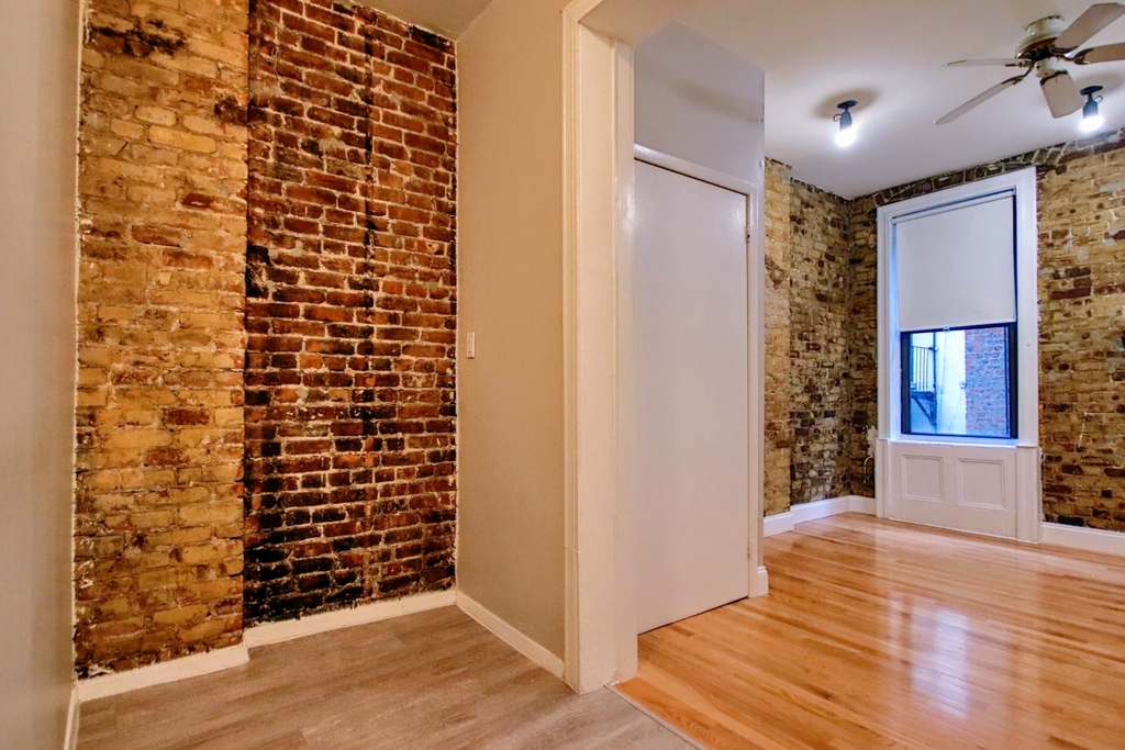  East 6th Street - Photo 4