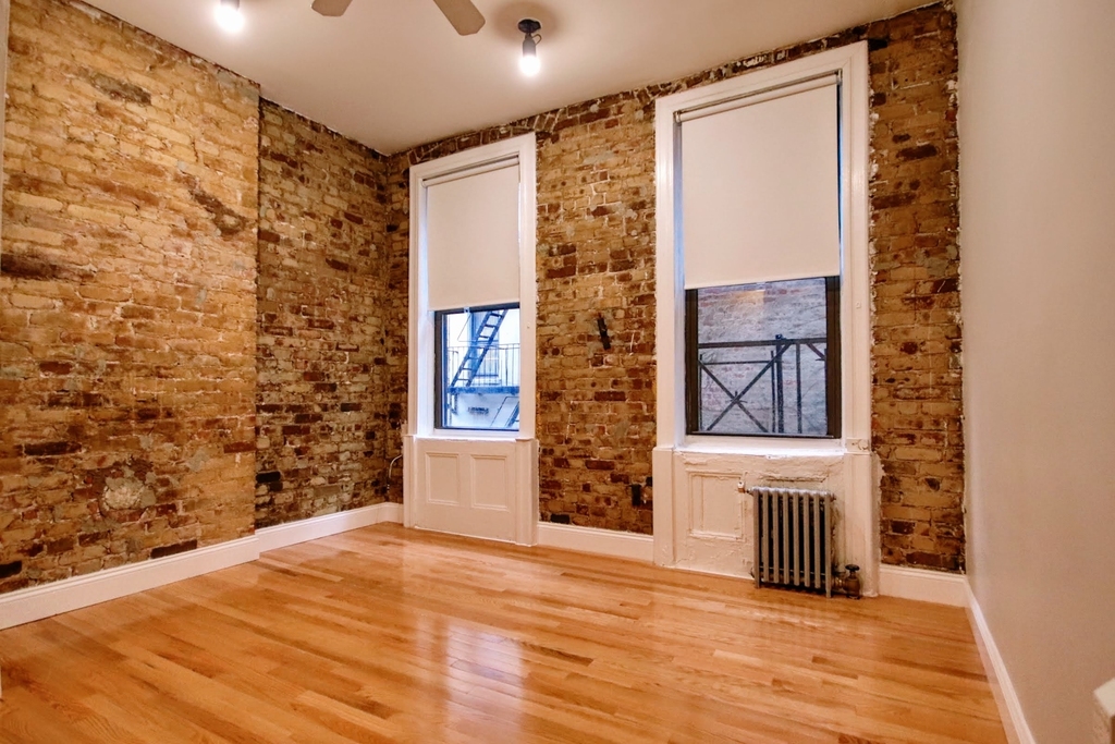  East 6th Street - Photo 1