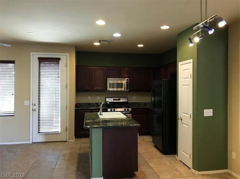 8177 Sailor Point Avenue - Photo 4