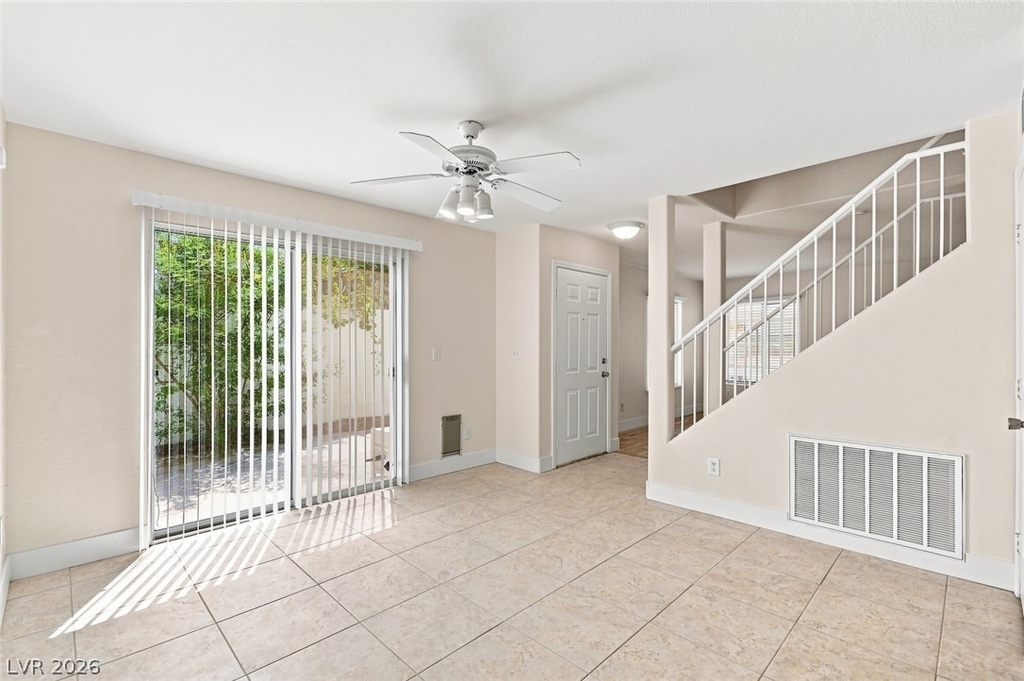 446 Winthrop Place - Photo 16