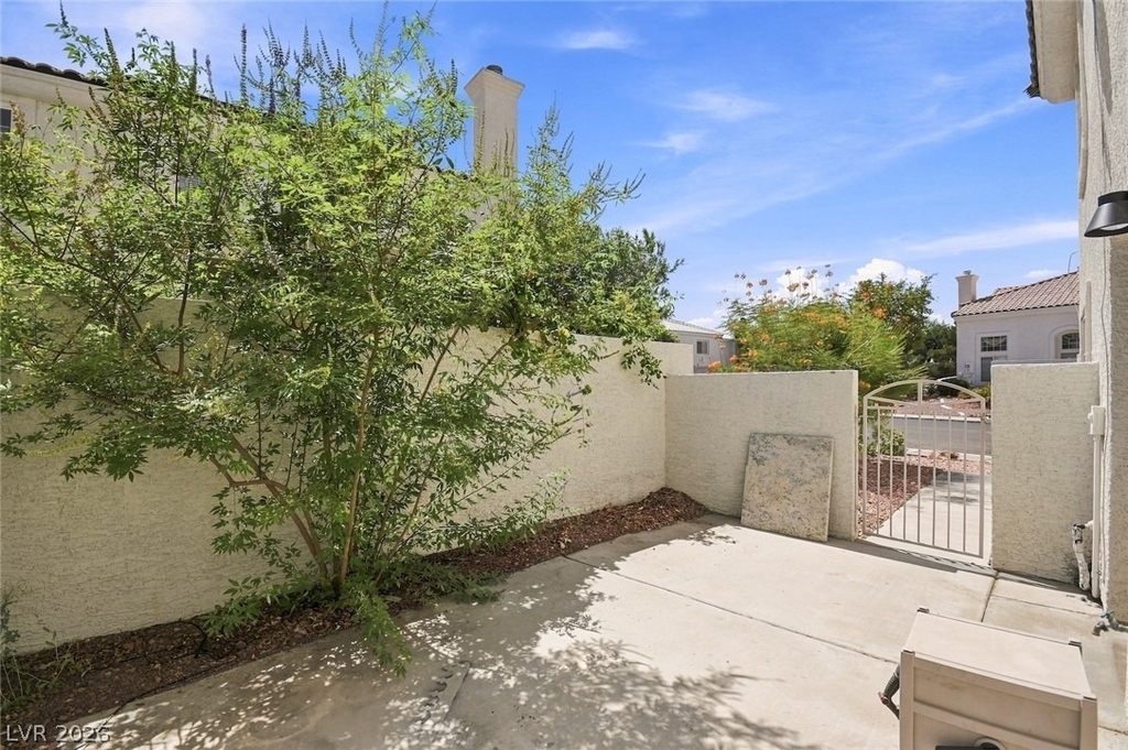 446 Winthrop Place - Photo 6