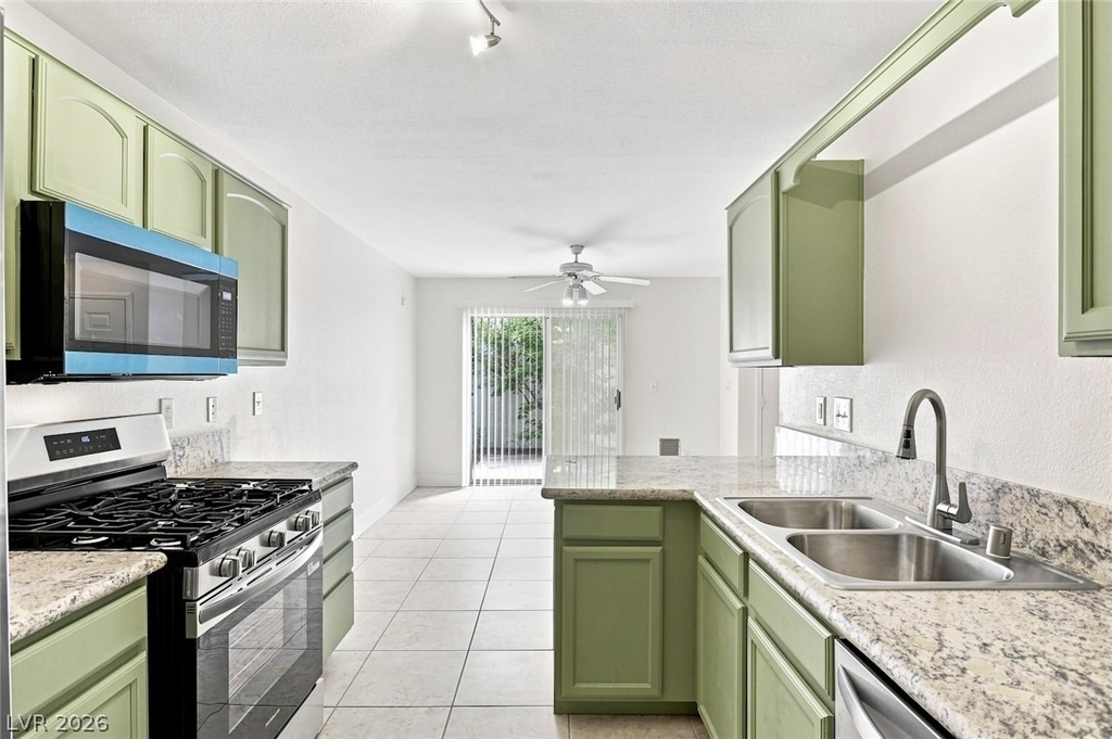 446 Winthrop Place - Photo 24